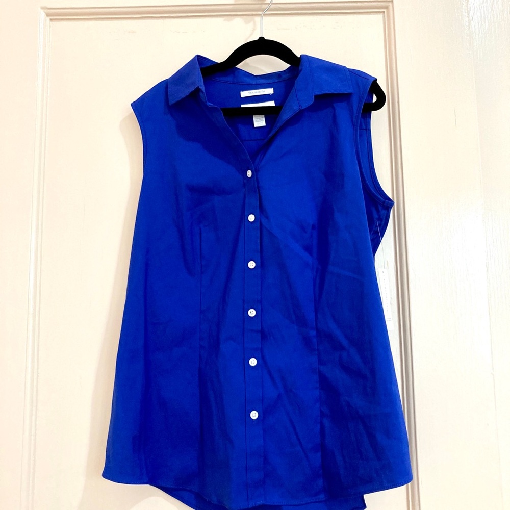New sleeveless blue blouse